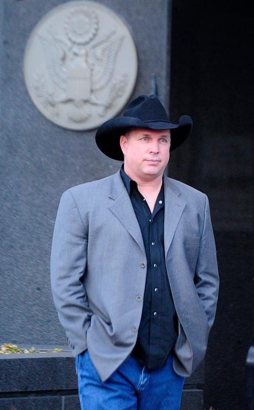 garth brooks black hat